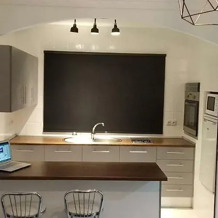 Wonderful Close To The Beach/transports *